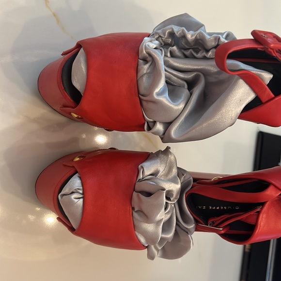 Guiseppe Zanotti red heels - Picture 2 of 3